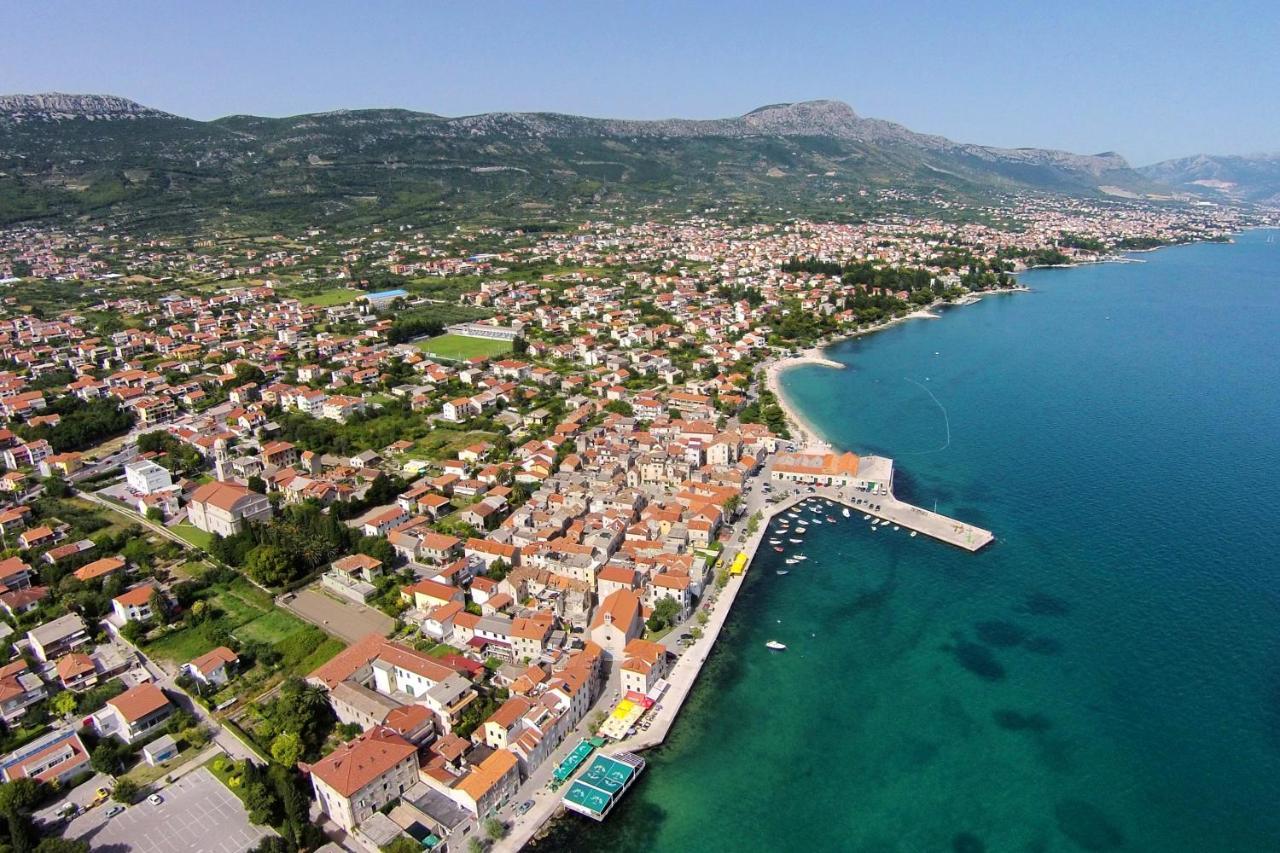 Apartments By The Sea Kastel Stari, Kastela - 6059 Kültér fotó